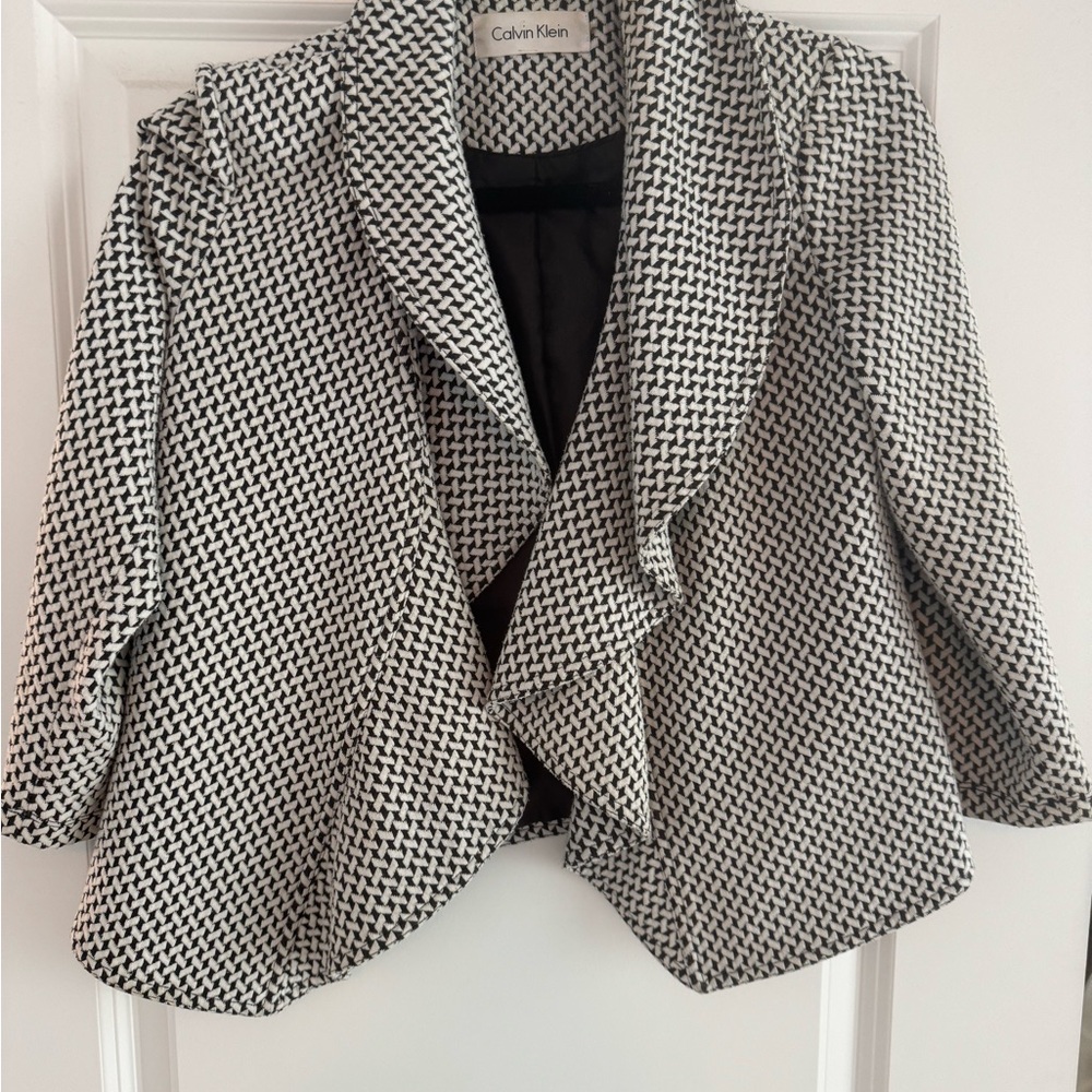 Calvin Klein Women's Black and White Patterned Blazer